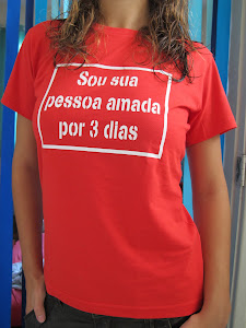 Camiseta "Sou sua pessoa amada por 3 dias". Baby look vermelha tamanho M - R$ 25,00