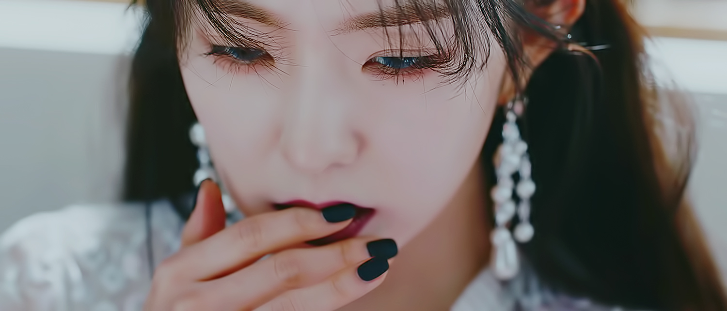 신곡 뮤비 티저 아이린.GIF