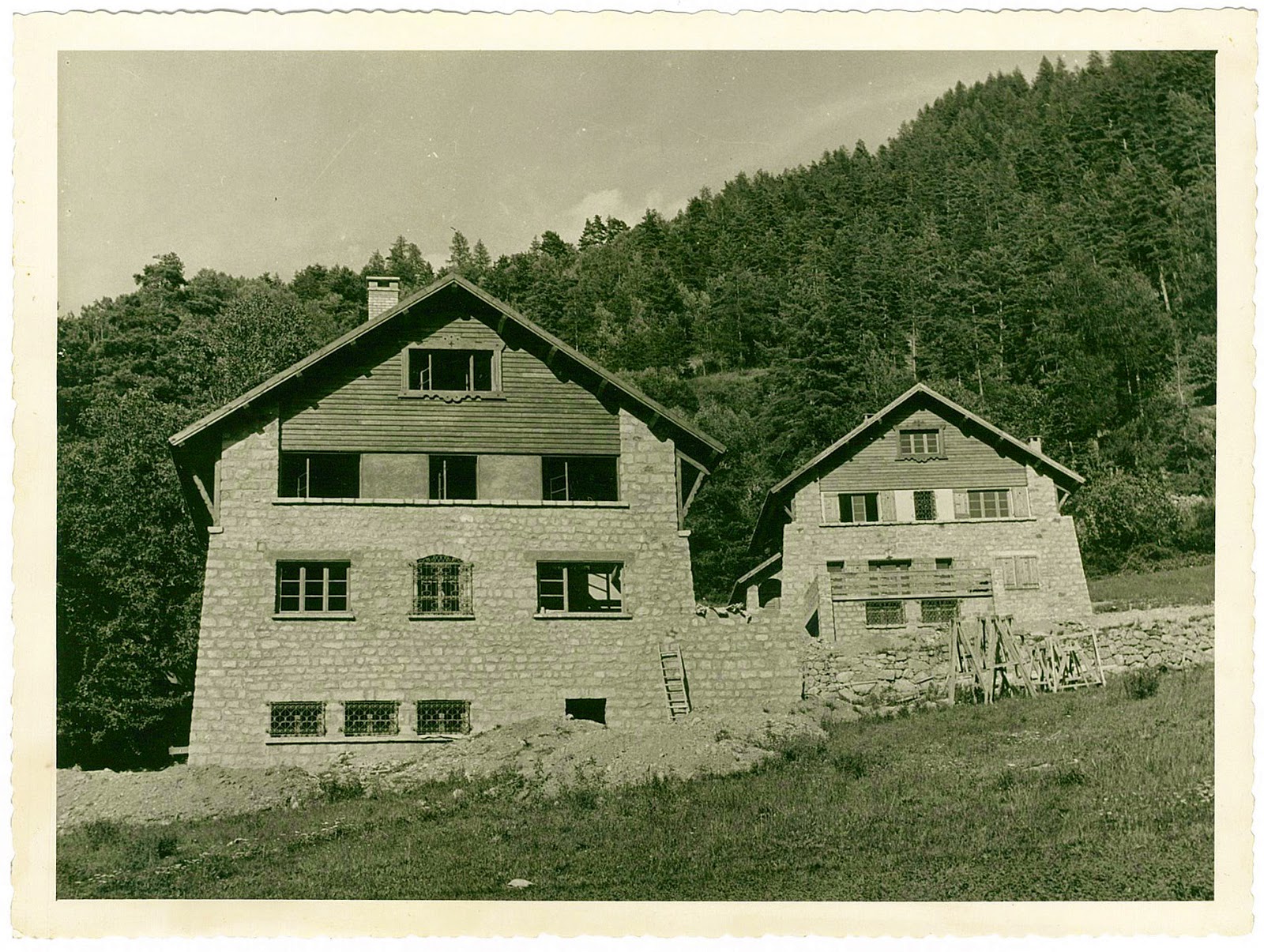 CHALETS des ALPES du SUD dans les années 1920 à 1975 par CLEMENT GOYENECHE ARCHITECTE COLMARS