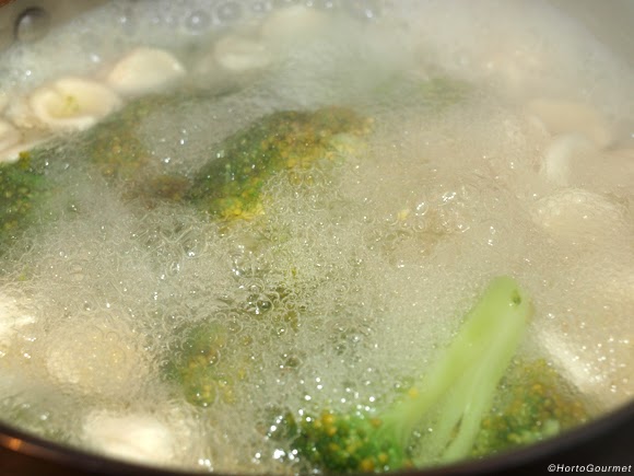 Orecchiette y brócoli cociéndose HortoGourmet