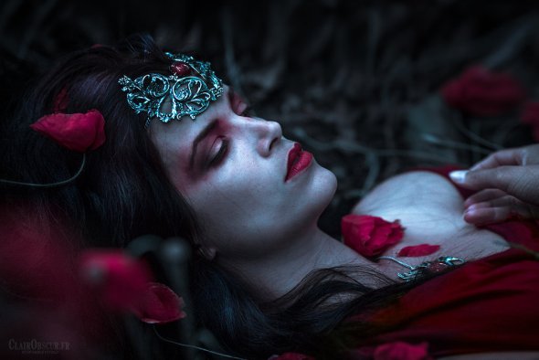 As belas fotografias com mulheres e temas de fantasia de Stéphanie Pitino Stéphanie Pitino ClairObscur deviantart fotografia mulheres fantasia dark sombria beleza