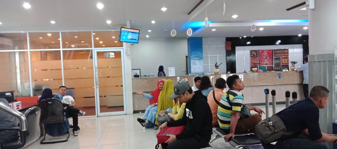 Pelayanan BRI Mengecewakan, Dana Nasabah Ditelan Mesin ATM - Menjaga