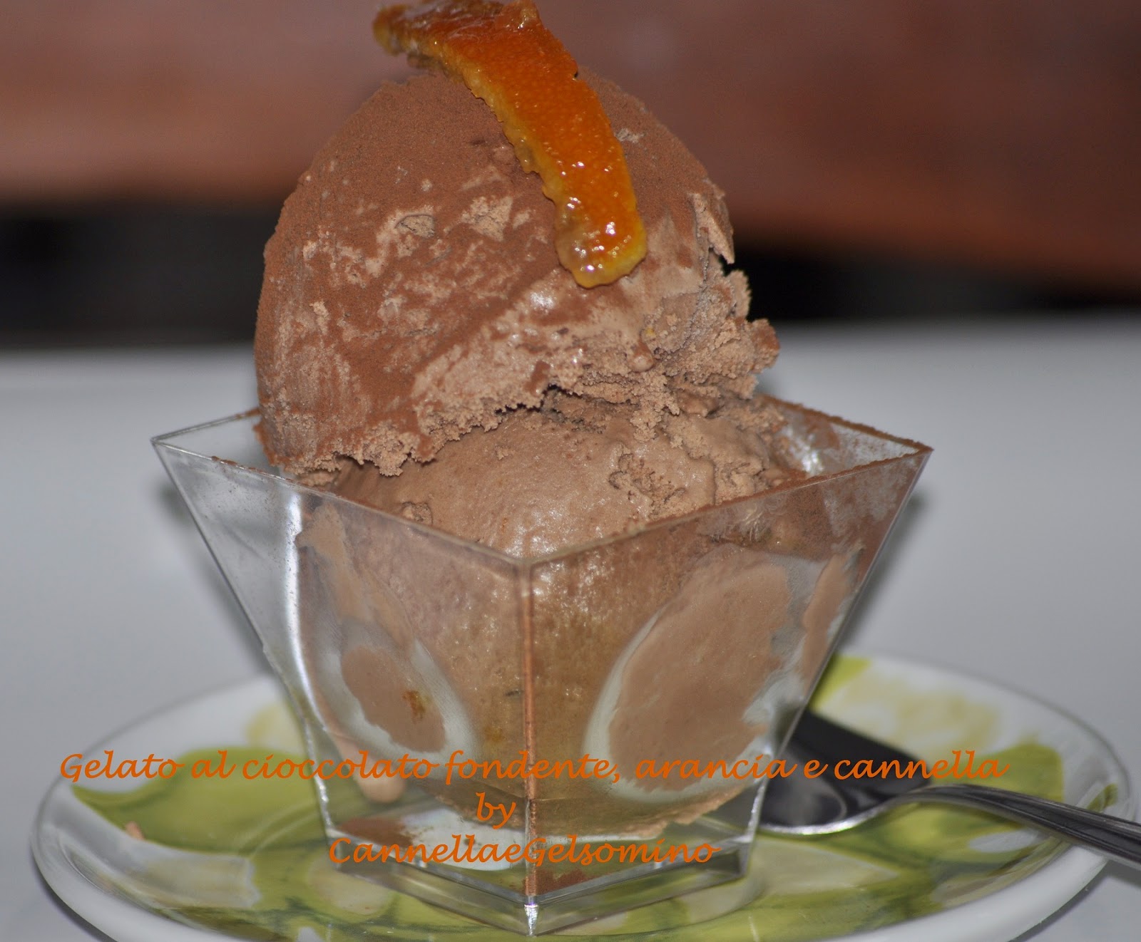 gelato al cioccolato fondente, arancia e cannella