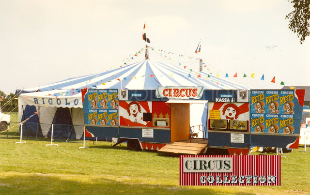 façade d'entrée d'un petit cirque 