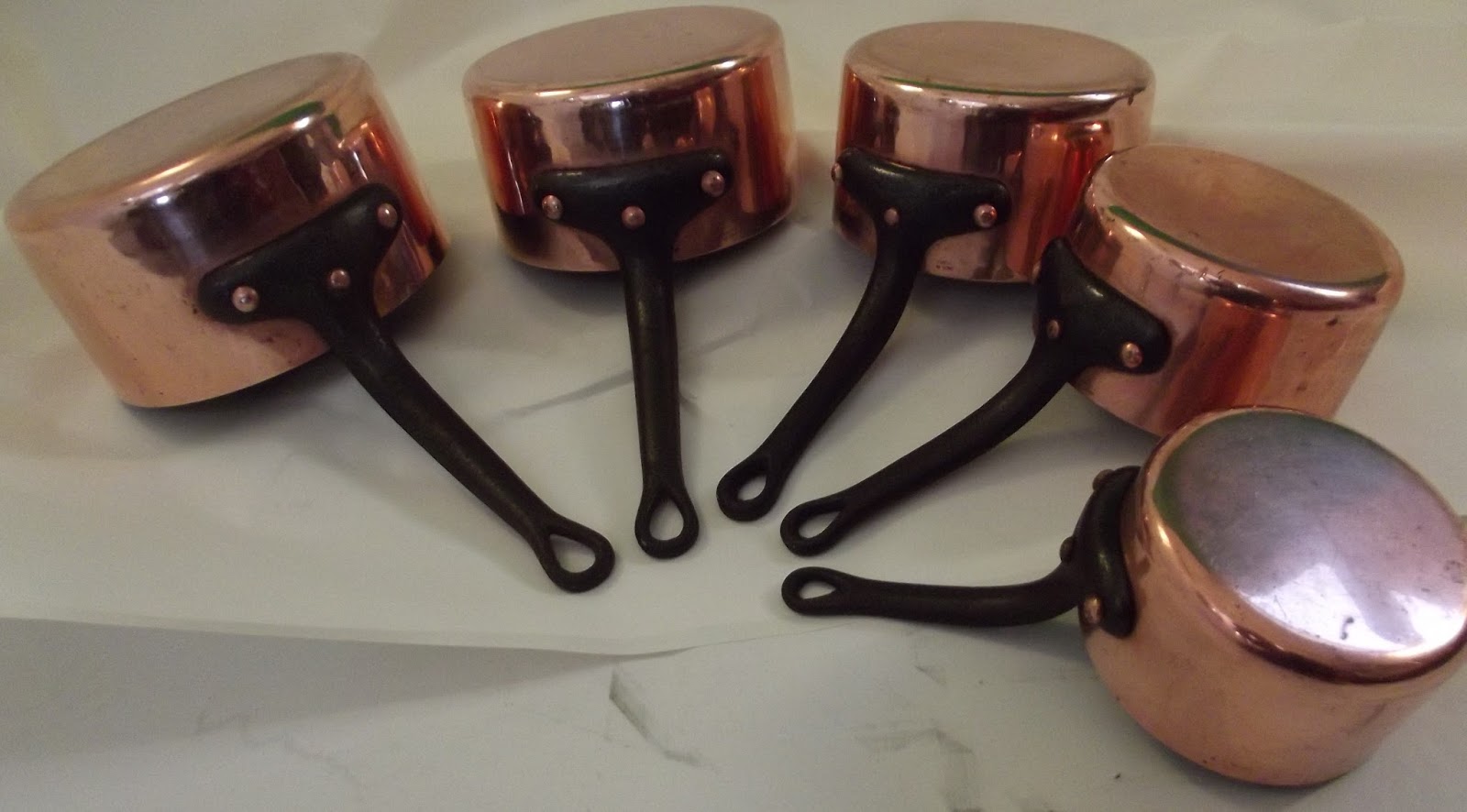 dinanderie ancien série 5 casseroles cuivre étamé martelées