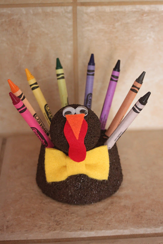 Embellish {tutorial} Children's Turkey Crayon Holder