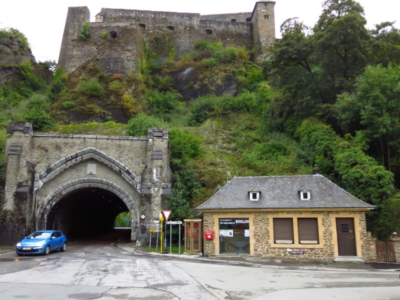 LB55'55Emielontheblog Bouillon's Medieval Castle 1904 Tunnel