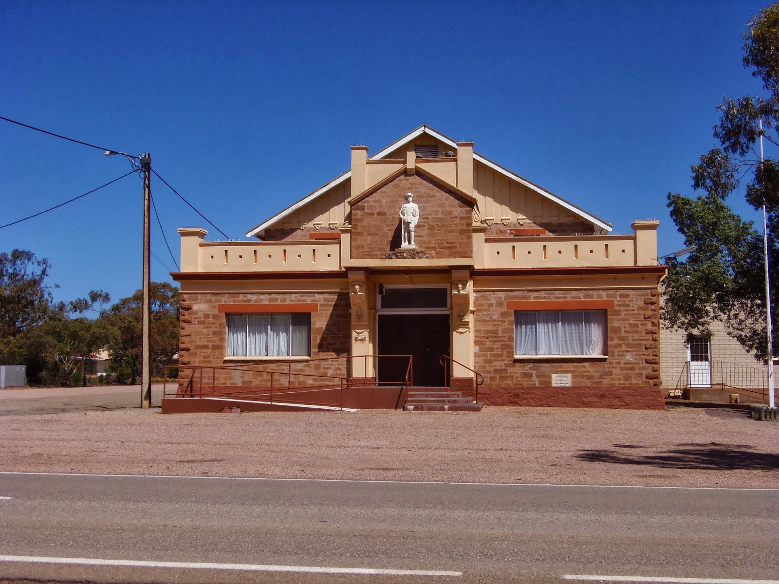 Solo Steve On The Road: TO QUORN SA and the FLINDERS RANGES