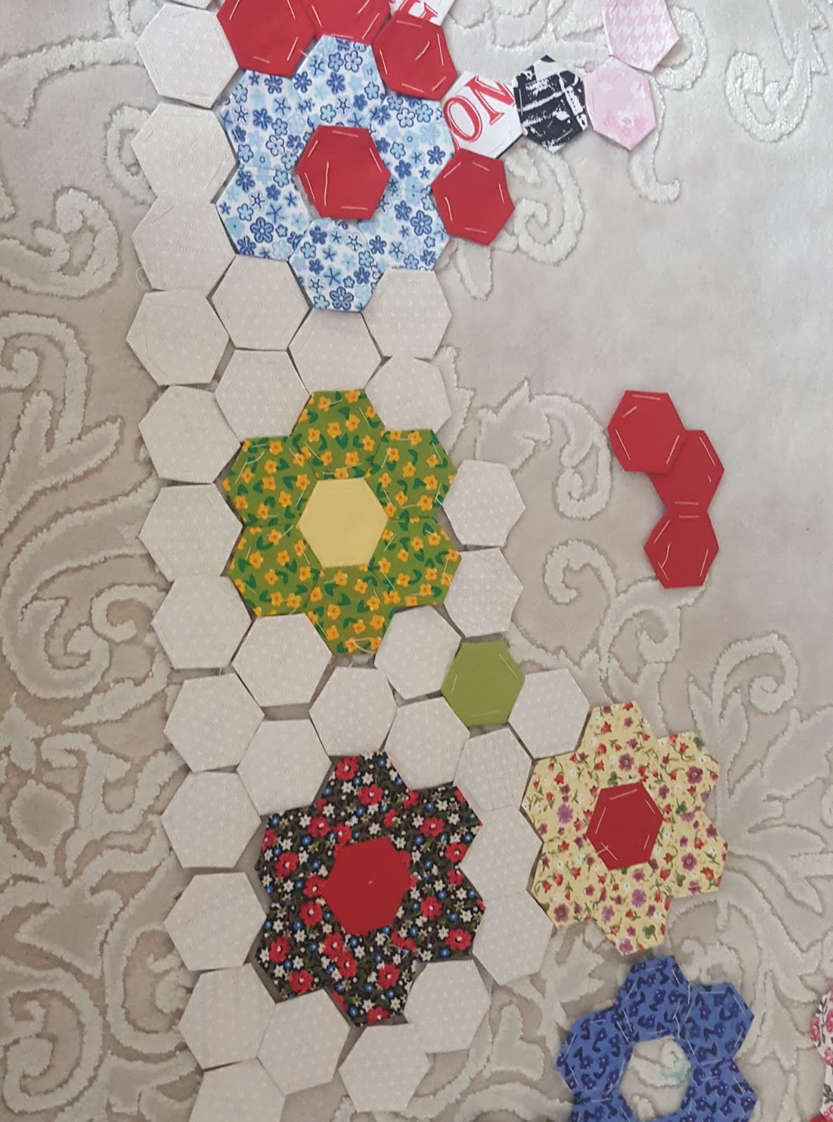 hexagon flower quilt tutorial All about patchwork and quilting