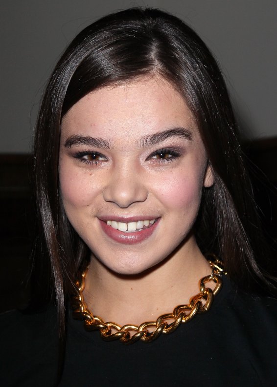 Hailee Steinfeld - Celebrity Cover