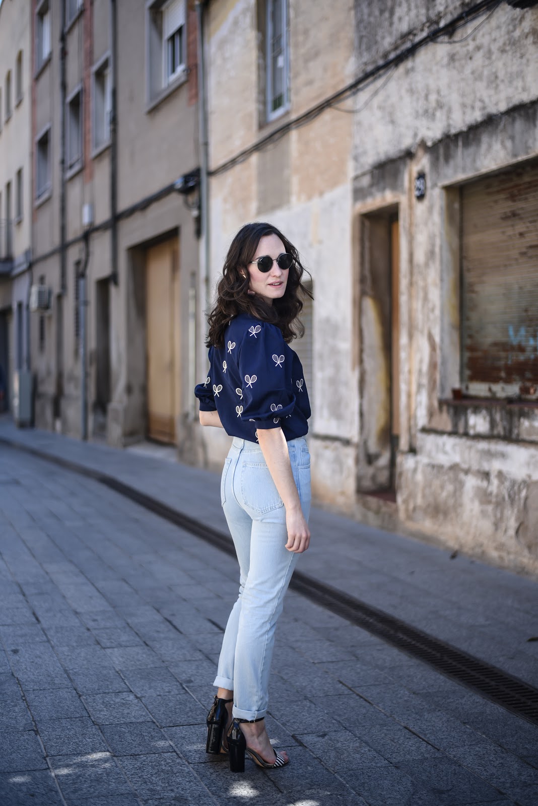 perfect_jeans_blouse_street_style_look