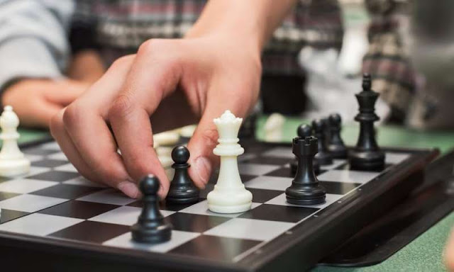 ¿Cómo mejorar la concentración y la memoria jugando al ajedrez online?