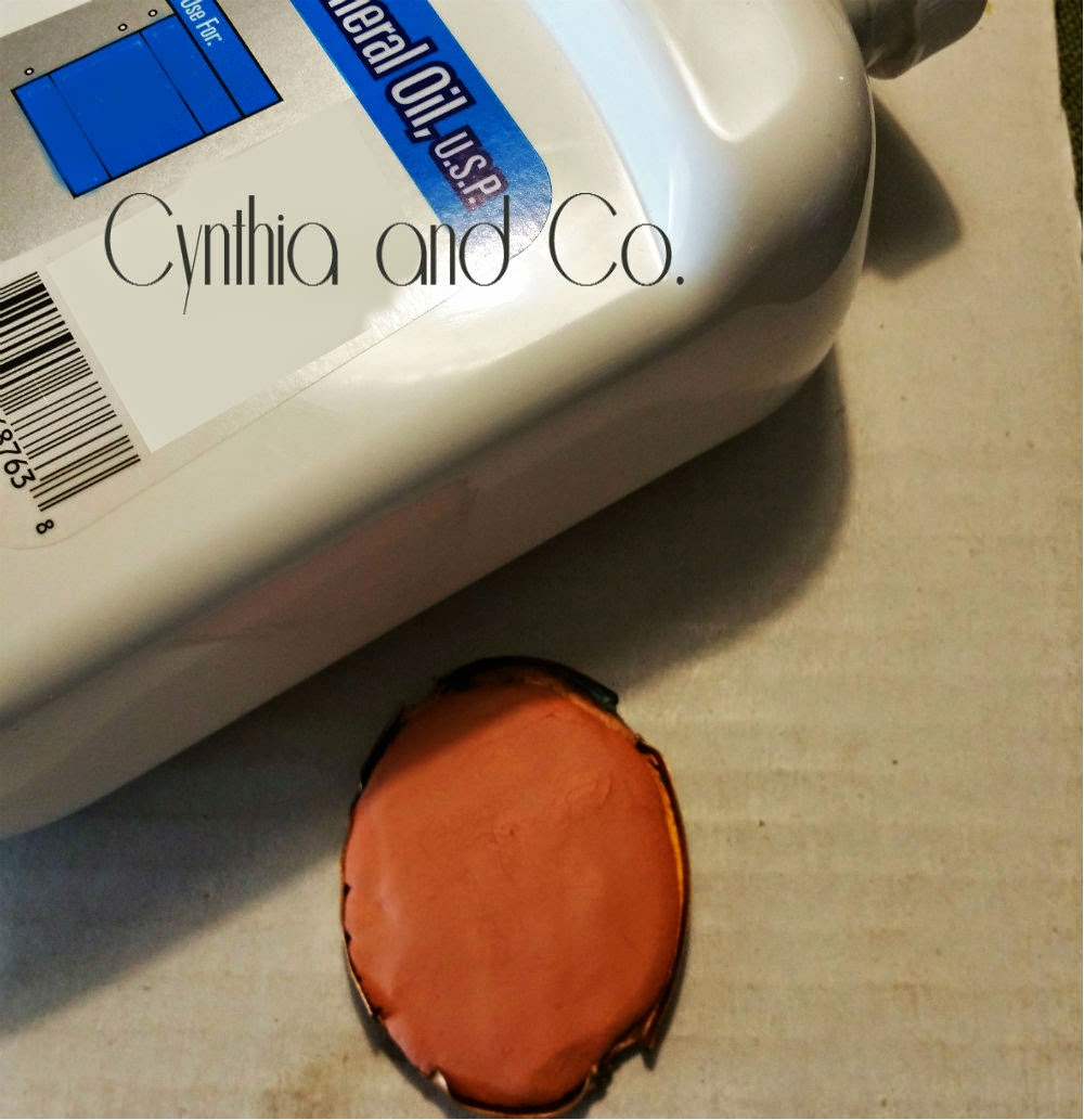 Use mineral oil as mold release for air dry clay Mineral oil for mold release with clay