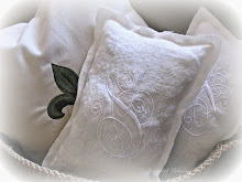 linen pillows with french lavender