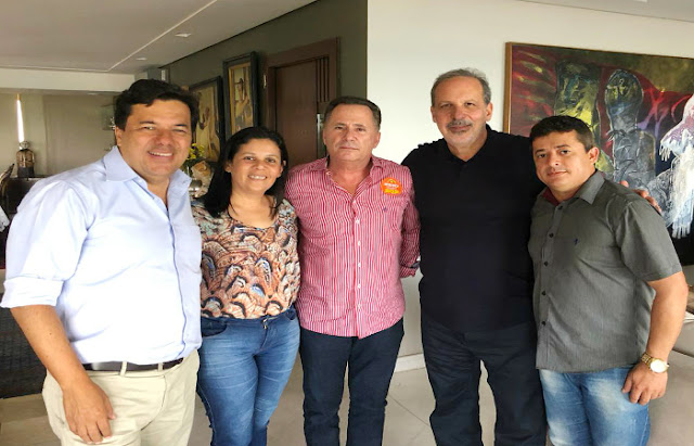 Joelma Campos, Sérgio e Genilson Lucena em foto declarando apoio a Armando Monteiro