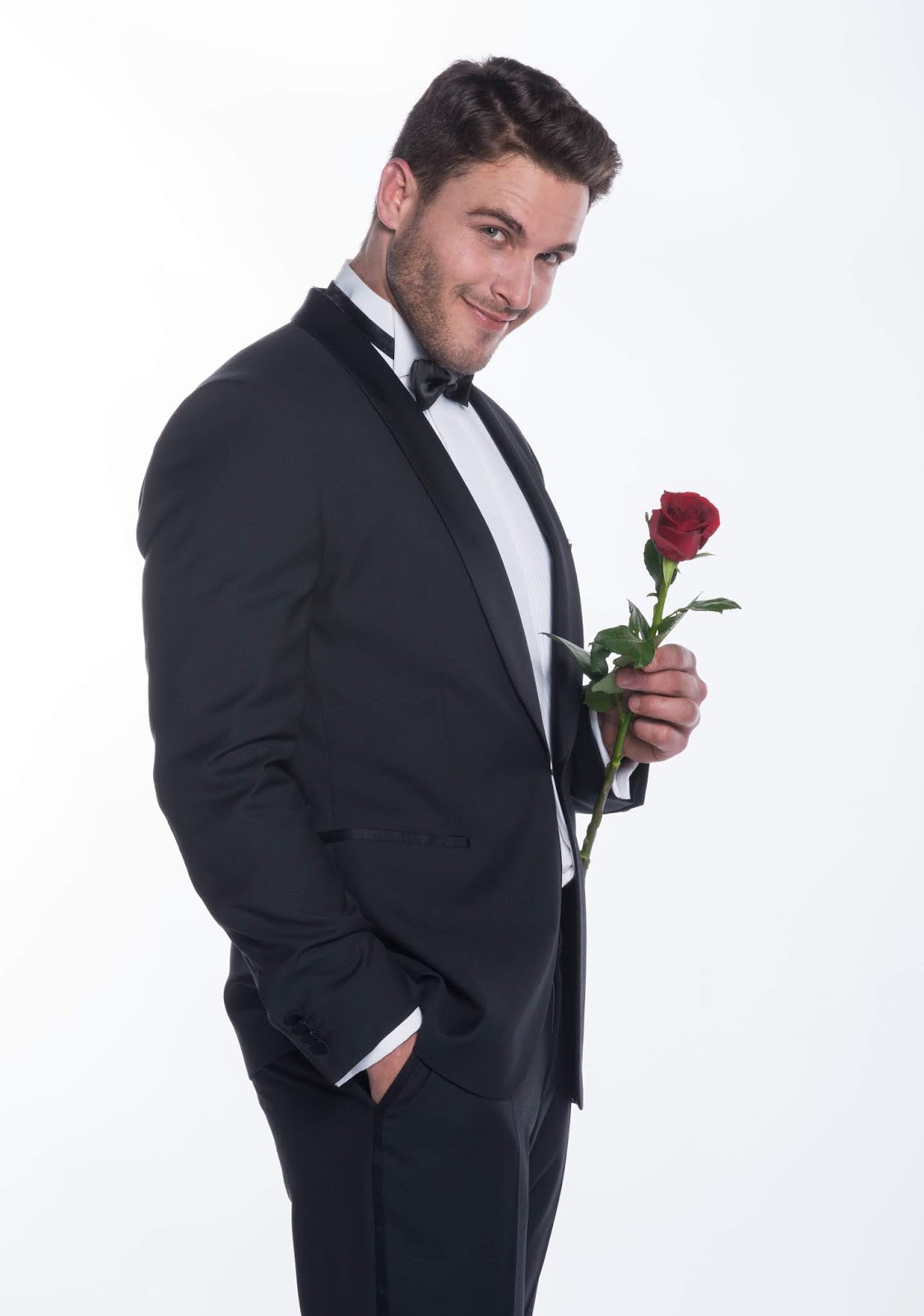 love - Bachelor South Africa - Lee Thompson - Season 1 - Media SM - *Sleuthing Spoilers* Lee%2BThompson%2BM-Net%2BThe%2BBachelor%2BSA%2BThe%2BBachelor%2BSA%2Bdressed%2Bin%2Bsuit%2Brose