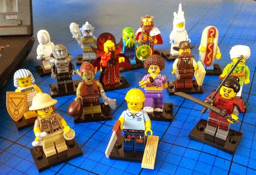 Complete range LEGO Minifigures series 13 Jan 2015