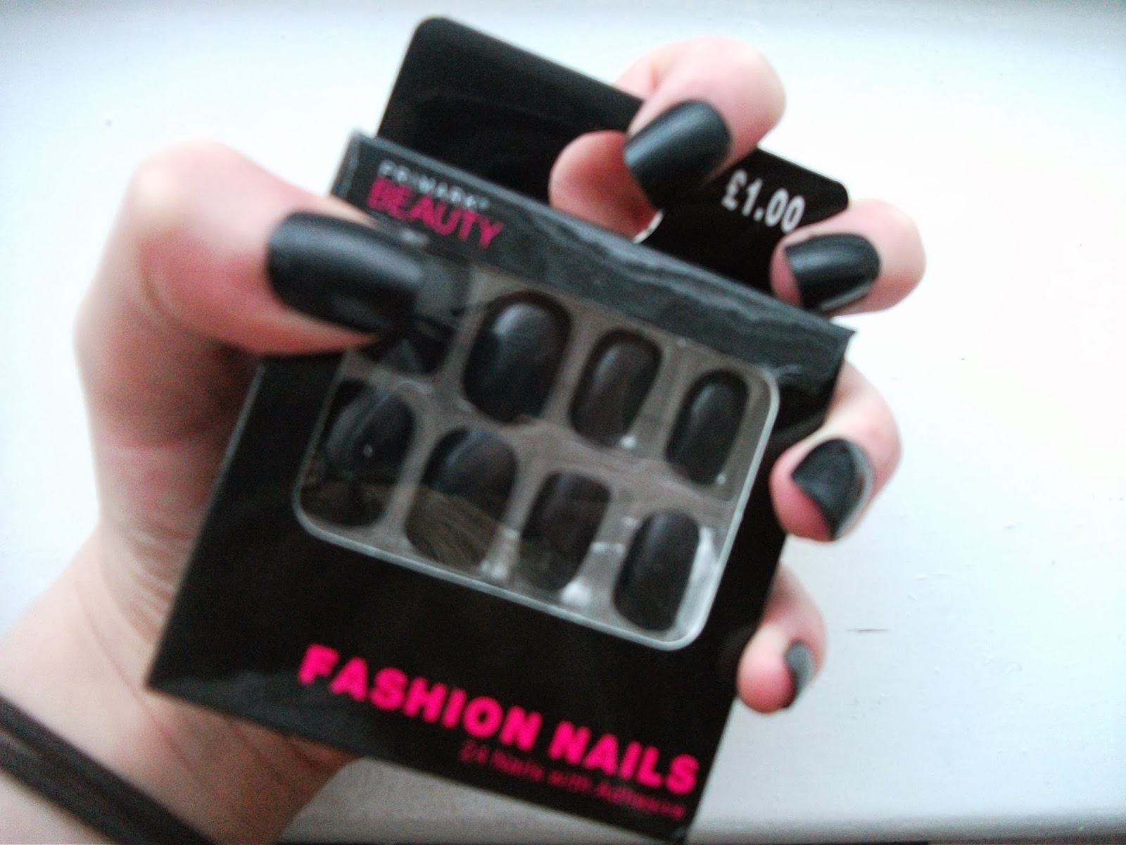 Woodwinked64 Review Primark false nails