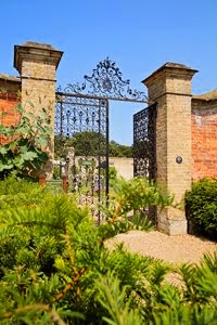 Dene Wood, Head Gardener