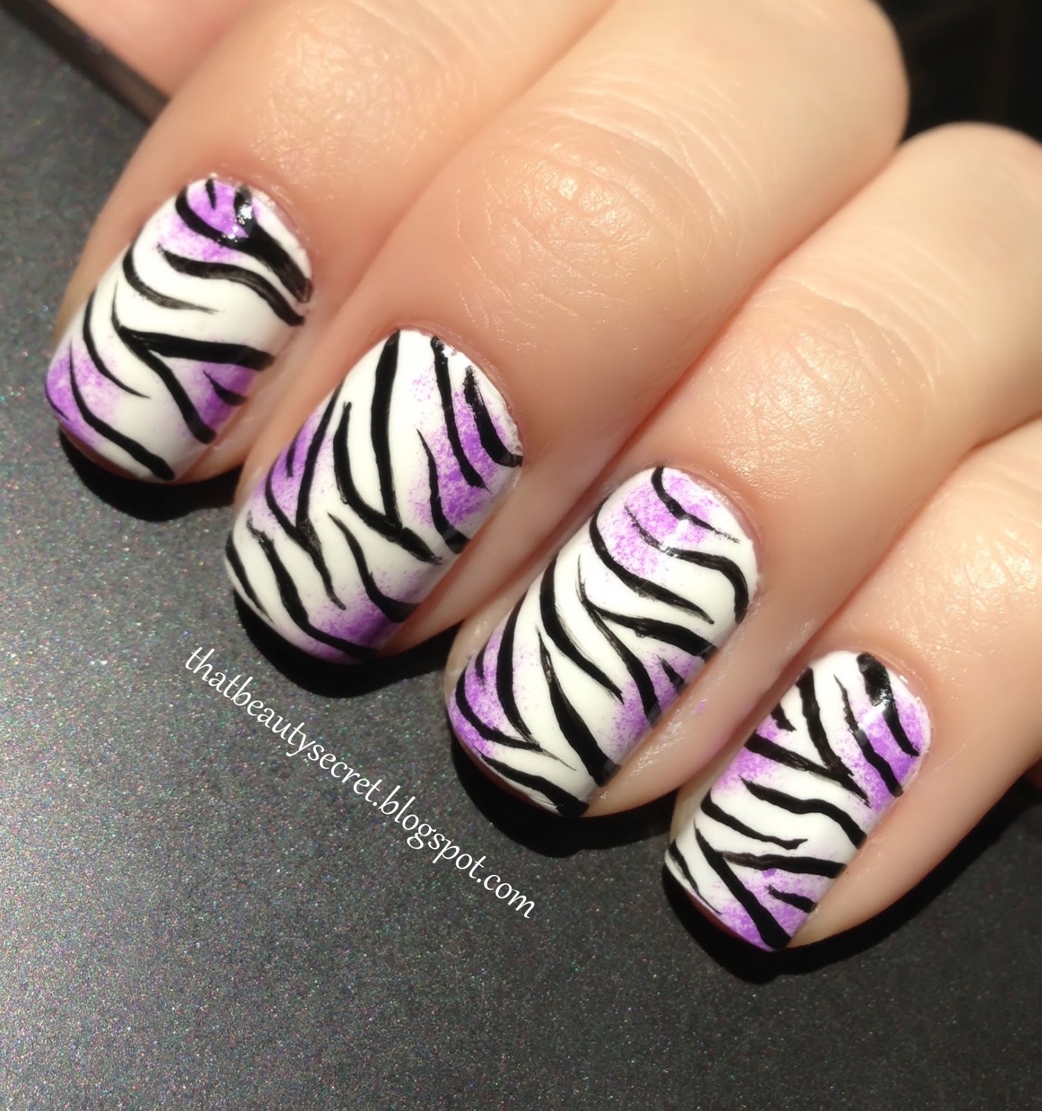 That Beauty Secret: Mani-Monday: Zebra with a pop