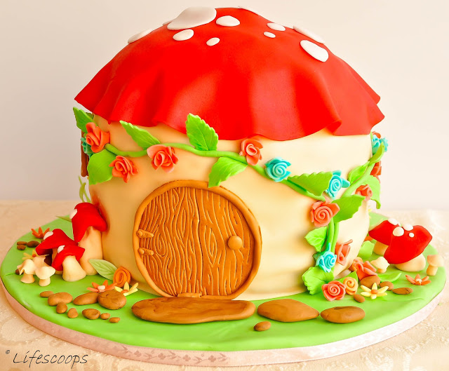 Life Scoops: Fondant Cake