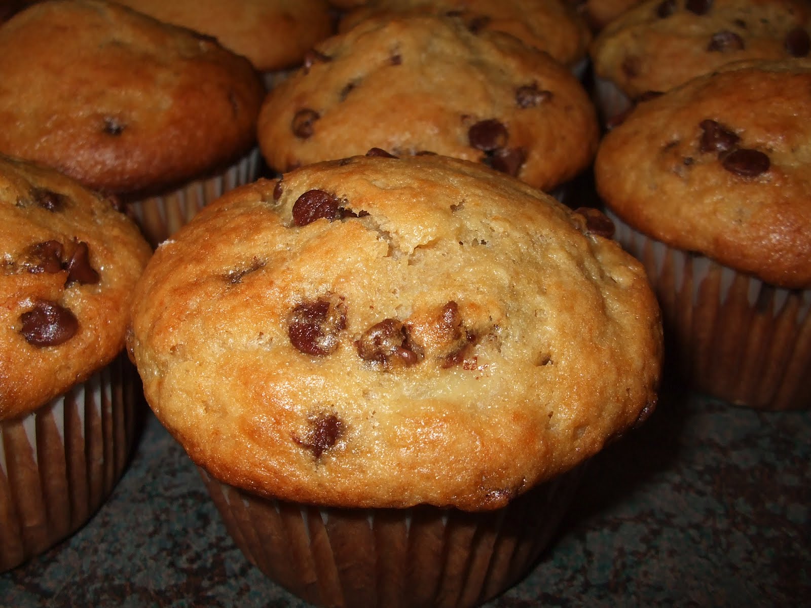 Dans les casseroles de GG Muffins aux bananes et aux brisures de chocolat