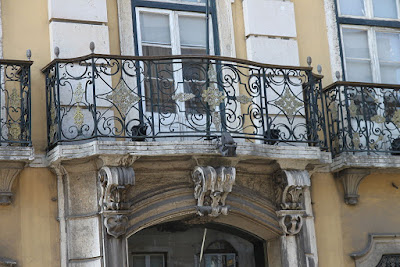 Resultado de imagem para Sacadas de Lisboa