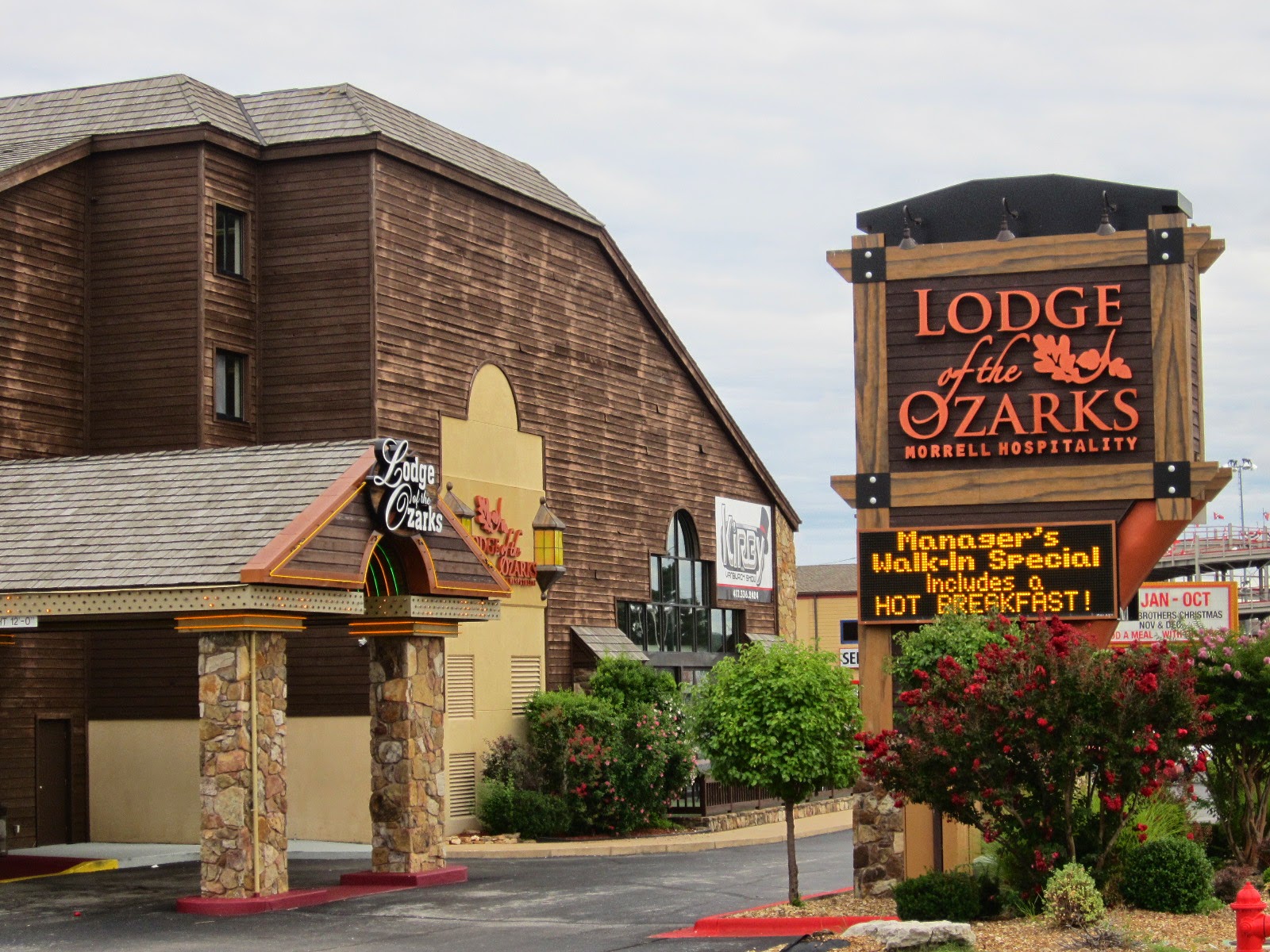 Branson on Your Budget: Review: Lodge of the Ozarks