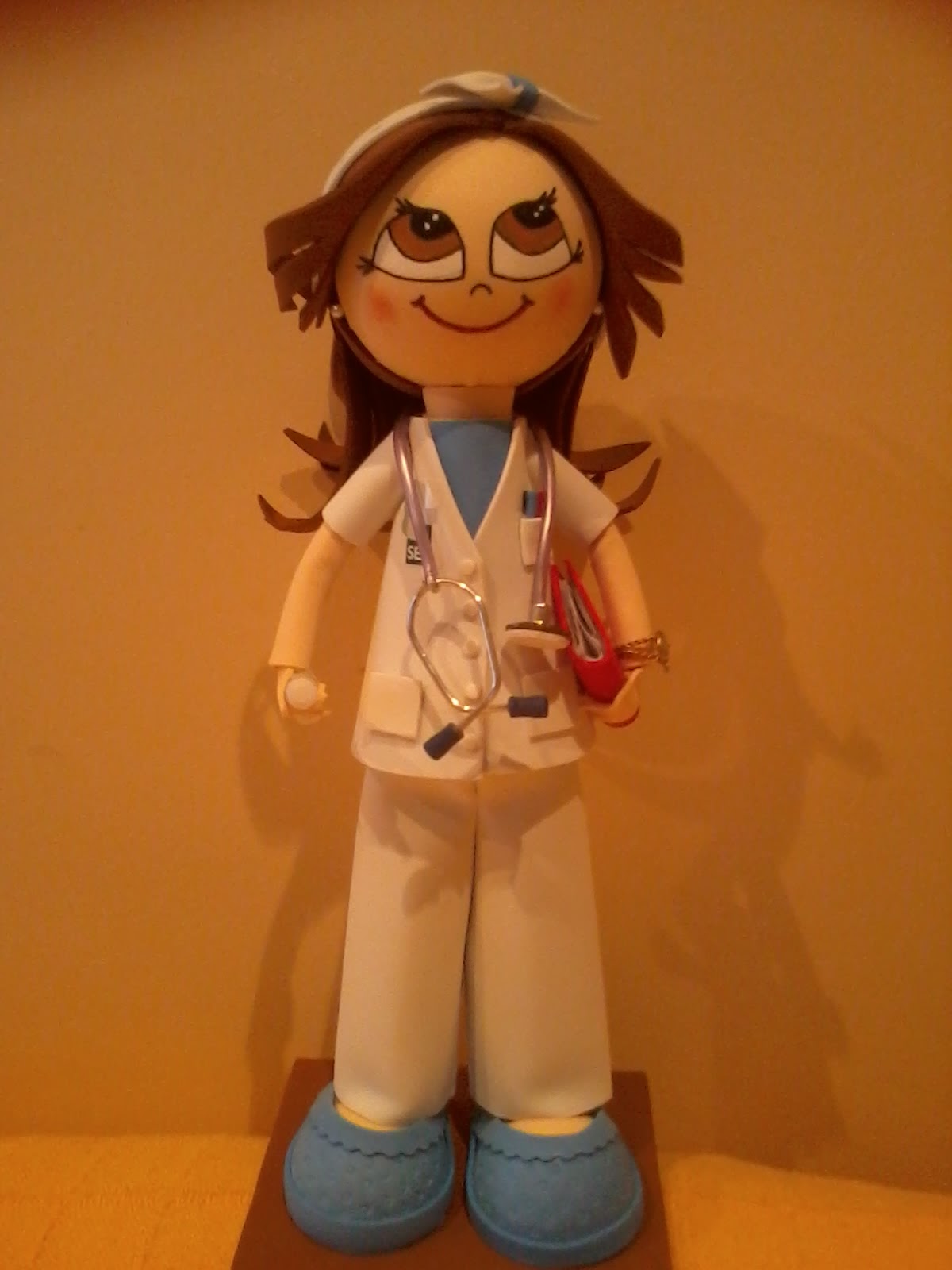 "El Mundo Mágico de Gloria" Muñeca Personalizada Fofucha Enfermera