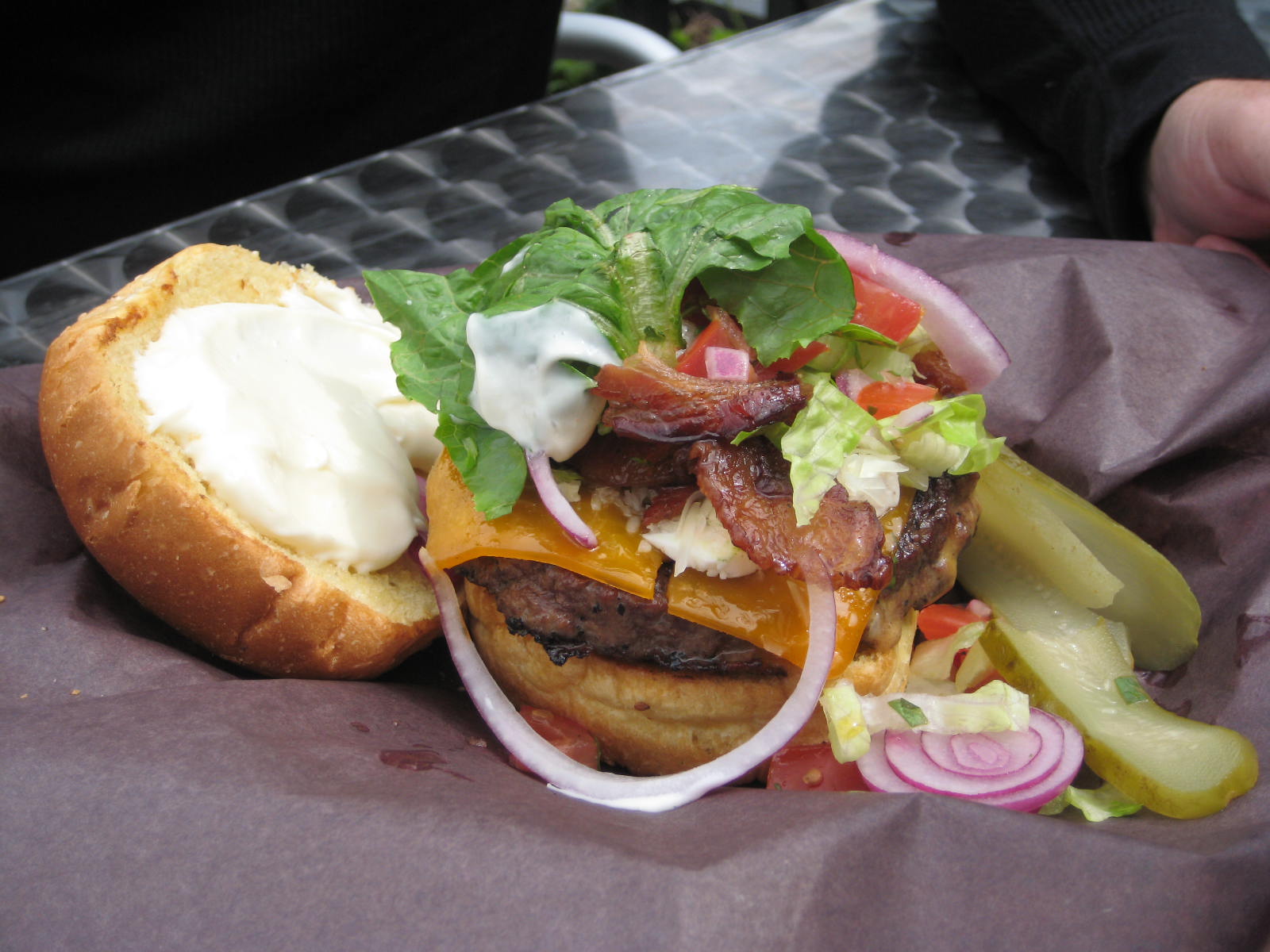 The Burger Tour Woody's Burgers. We take the Etobicoke challenge!