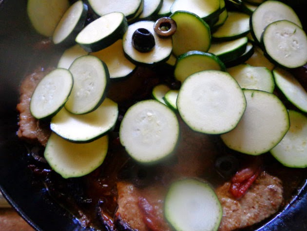 sliced courgettes and medallions