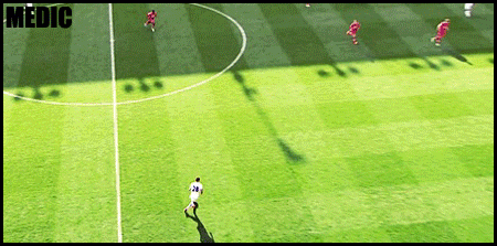 한때 EPL 최고 악마의왼발 .gif