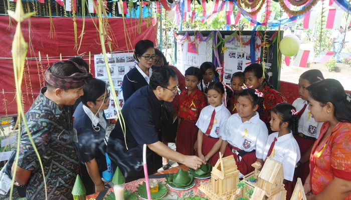 Cegah Kanker, Bupati Eka Tekankan Perilaku Sehat Sejak di Sekolah