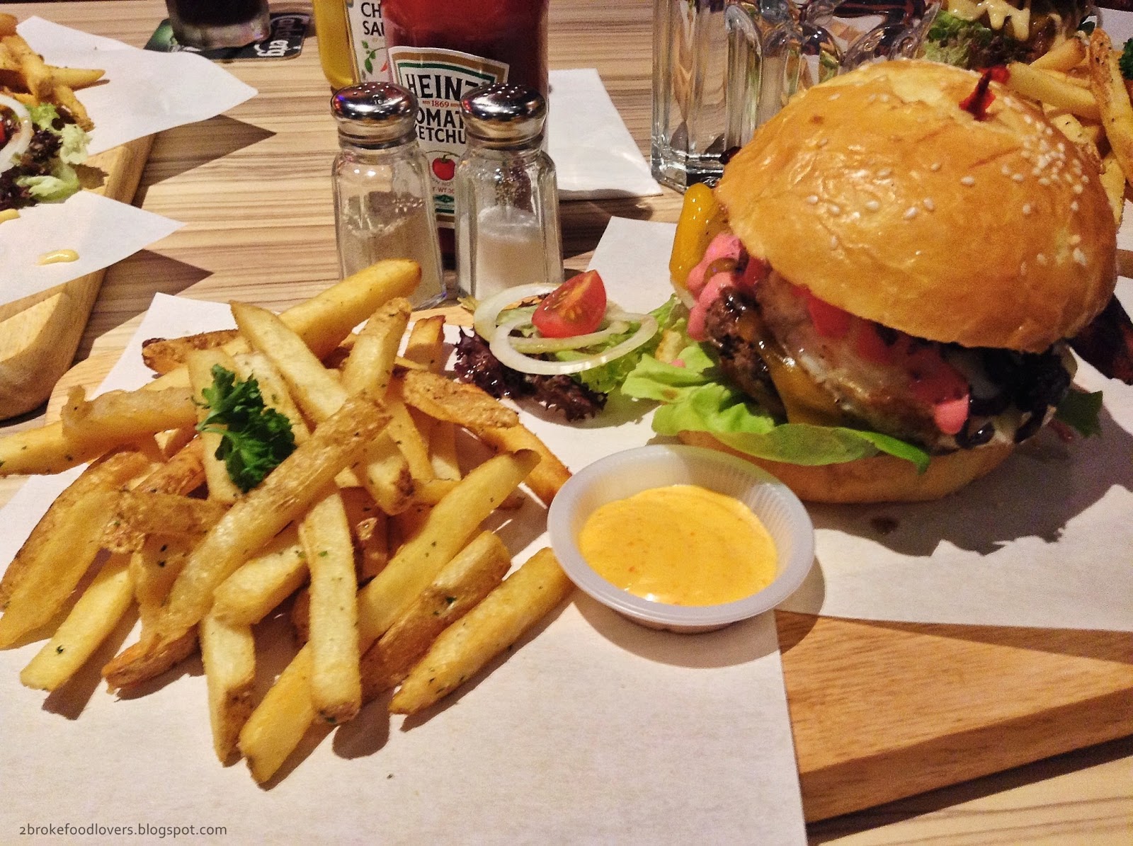 2BrokeFoodLovers The Grind Burger Bar