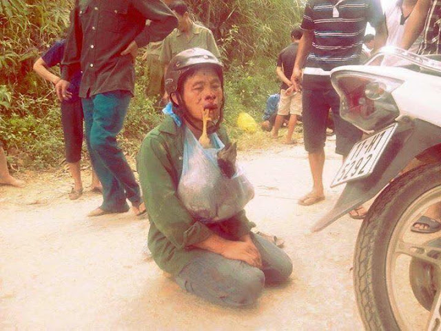 Câu chuyện đau lòng phía sau người đàn ông ăn trộm gà Câu chuyện đau lòng phía sau người đàn ông ăn trộm gà
