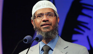 Biografi DR. Zakir Naik Abdul Karim Biografi DR. Zakir Naik Abdul Karim Siapa yang tidak kenal Dr. Zakir Naik? Seorang ulama India, penulis dan perbandingan agama yang kerap menyampaikan dakwah melalui debat dan ceramah di seluruh dunia. Nama lengkapnya adalah Zakir Abdul Karim dilahirkan pada 18 Oktober, 1965 Mumbai (Bombay pada masa itu). Secara profesi, ia adalah seorang doktor perubatan, memperoleh gelar Bachelor of Medicine and Surgery (MBBS) dari Maharashtra, tapi sejak 1991 ia telah menjadi seorang ulama yang terlibat dalam dakwah Islam dan perbandingan agama. Ia menyatakan bahawa tujuannya ialah membangkitkan kembali dasar-dasar penting Islam yang kebanyakan remaja Muslim tidak menyedarinya atau sedikit memahaminya dalam konteks pemodenan. Zakir Naik adalah pengasas dan presiden Islamic Research Foundation (IRF) sebuah organisasi bukan keuntungan yang mempunyai dan menyiarkan rangkaian saluran TV percuma, Peace TV dari Mumbai, India. Jika kita melihat tayangan video di Youtube, debat dan cermah Dr. Naik seringkali dihadiri oleh ribuan jamaah. tidak hanya hanya orang Islam saja juga oleh kristen, hindu, budha, bahkan ateisme yang kerap kali menjadi jamaah dan mengambil kesampatan pada sesi tanya-jawab. Apabila diberi soalan yang tak jarang menentang Islam, ia selalu memulakan jawapannya dengan memuji soalan yang dilontarkan penanya, lalu menjawab