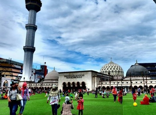 Daya Tarik Objek Wisata Alun Alun Cilegon Di Kota Cilegon Daya Tarik Objek Wisata Alun Alun Cilegon Di Kota Cilegon