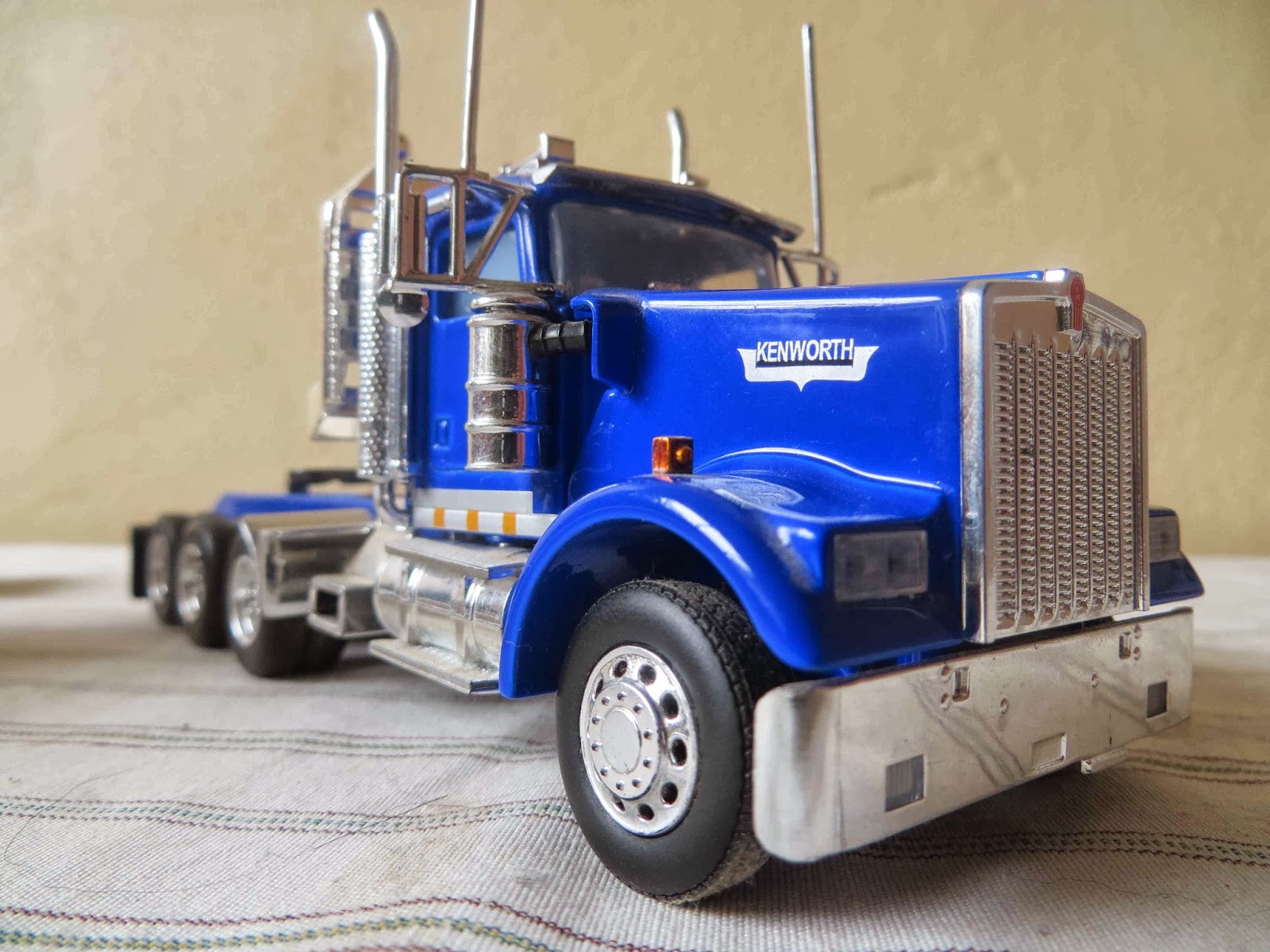 W900 Kenworth Heavy
