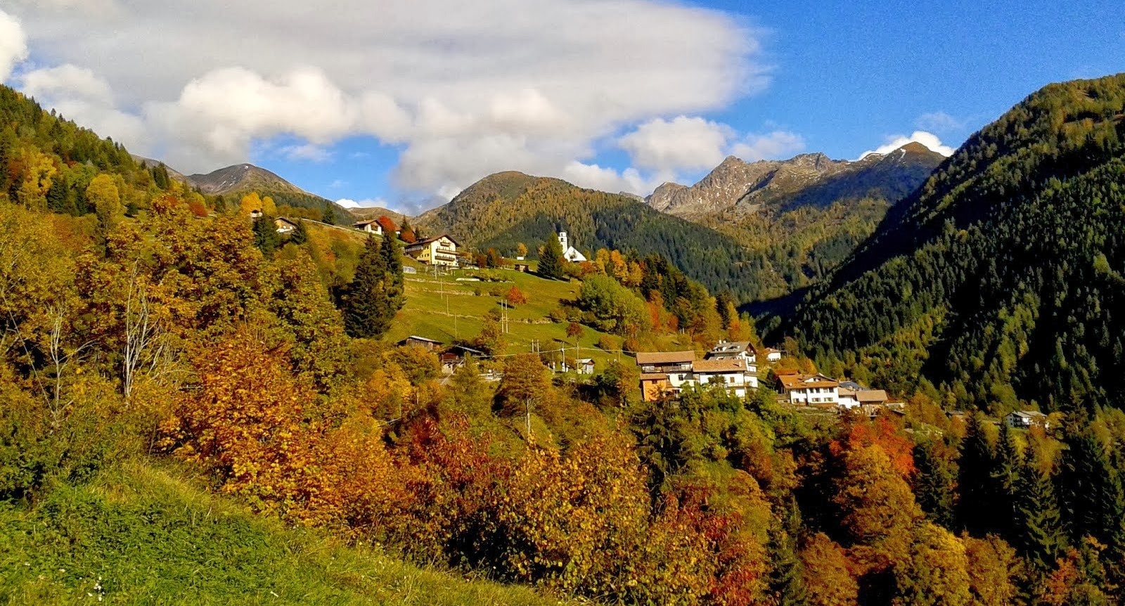 Valle Dei Mocheni Bersntol, Valle Del Fersina, Trentino, Italy Valle dei Mocheni, escursioni e Valle Dei Mocheni Bersntol, Valle Del Fersina, Trentino, Italy Valle dei Mocheni, escursioni e