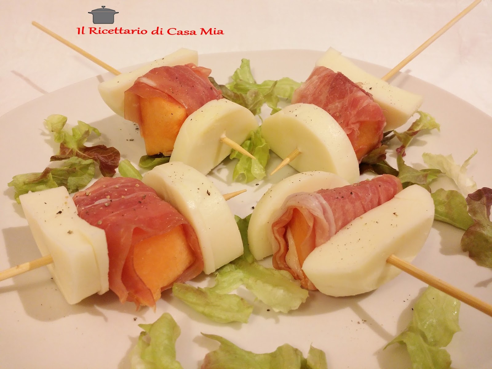 Il Ricettario di Casa Mia Spiedini di Formaggio, Prosciutto e Melone