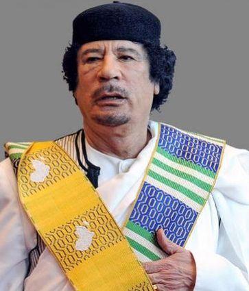 Muamar El Gadafi Foto de Muamar El Gadafi con gorro
