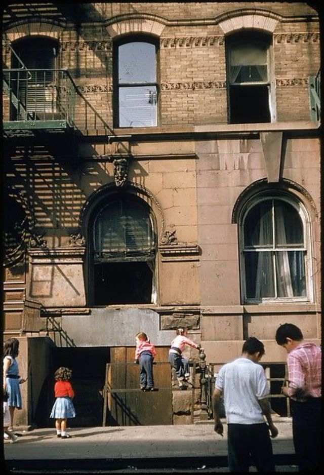 20 Amazing Color Photos of New York Taken by Walker Evans in the 1950s