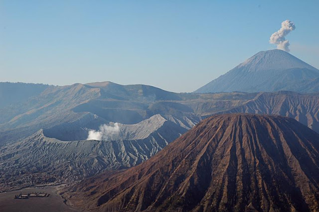 Sumber: Wikipedia https://en.wikipedia.org/wiki/Bromo_Tengger_Semeru_National_Park