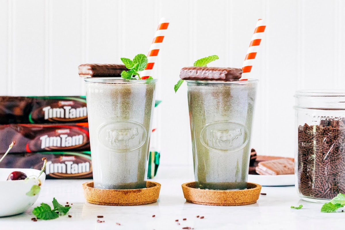 mint cookies and cream milkshakes