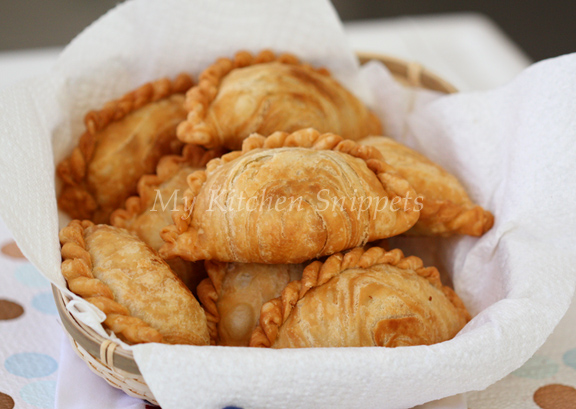 My Kitchen Snippets: Spiral Curry Puffs/Karipap Pusing