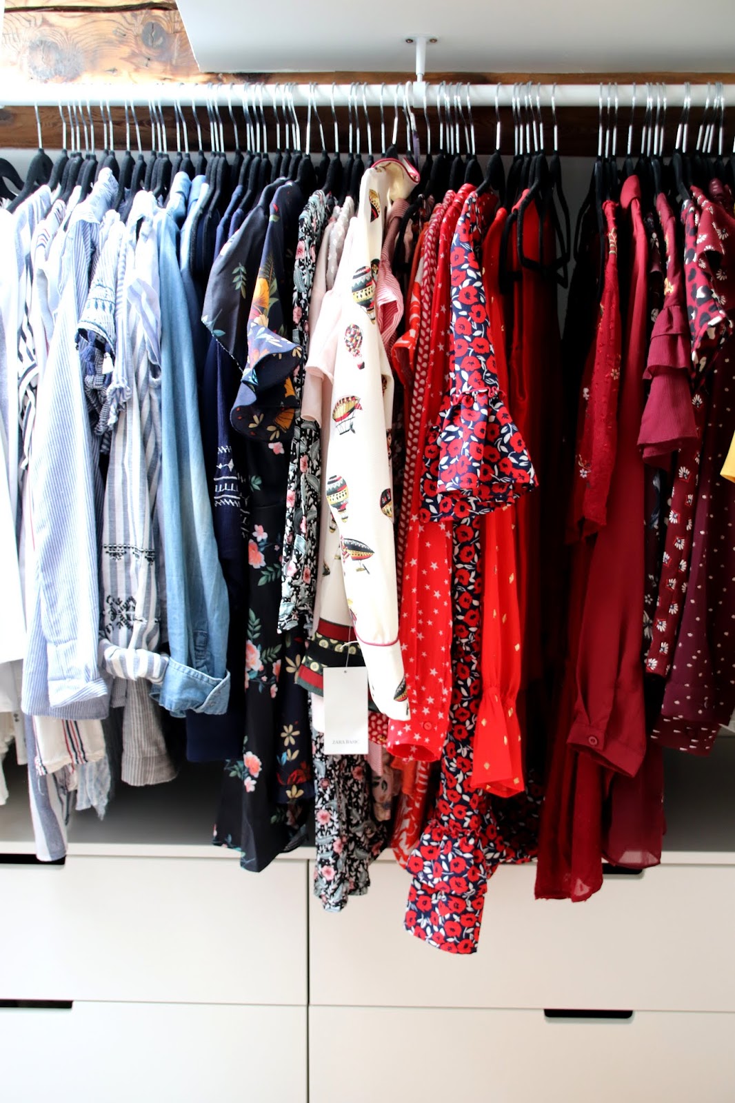 DIY - Construire son dressing sous pente - Le bazar d'Alison - Blog  Lifestyle, Zéro Déchet et Kids