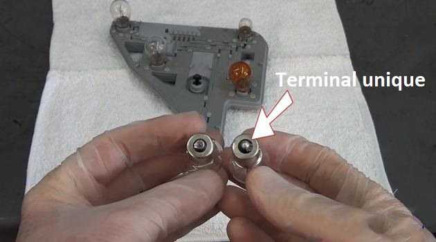 Comment changer une ampoule de clignotant arrière