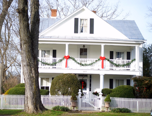 Adorable Colonial Home in Virginia