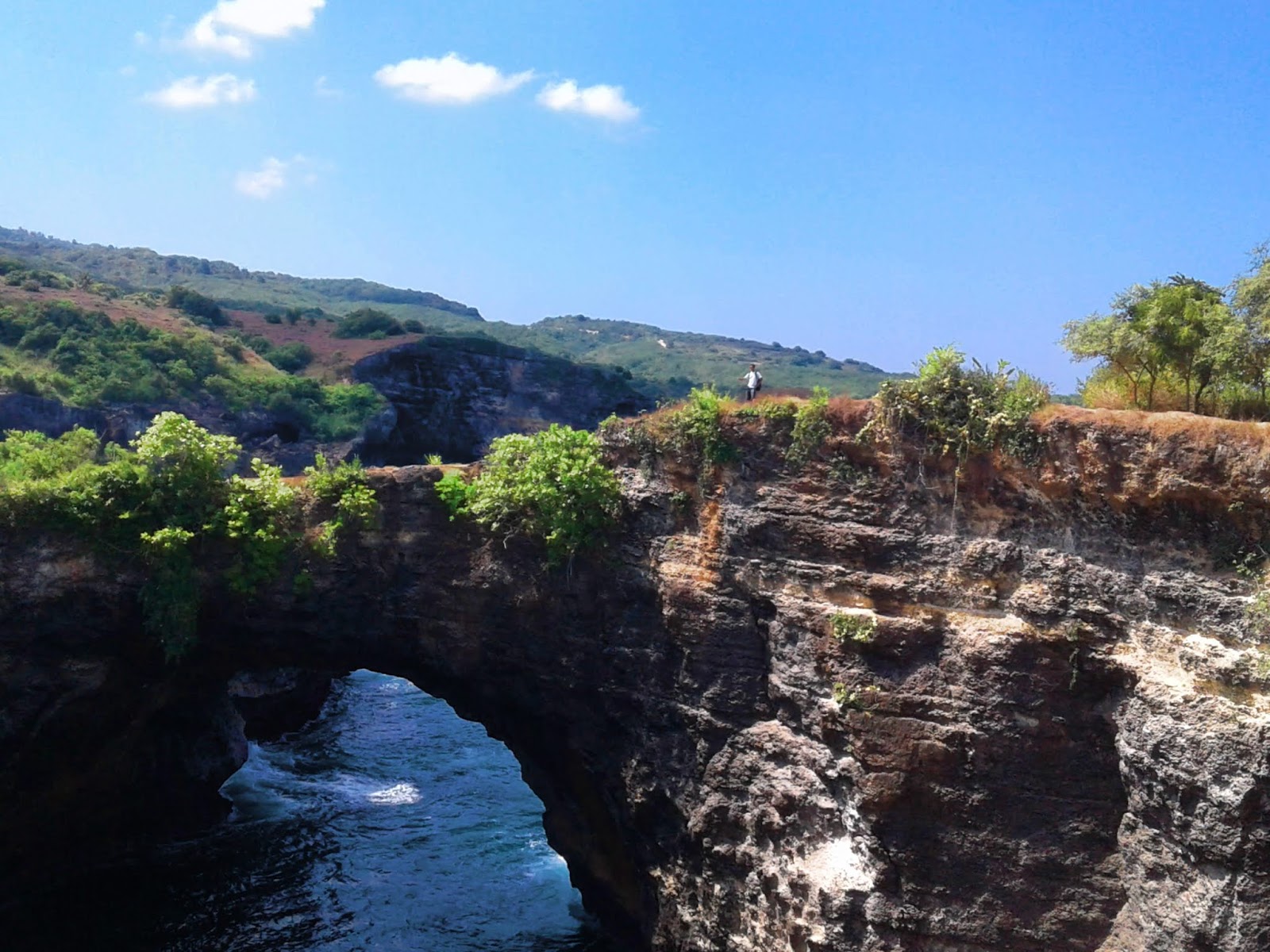 Pantai Pasih Uug atau Broken Beach, Nusa Penida