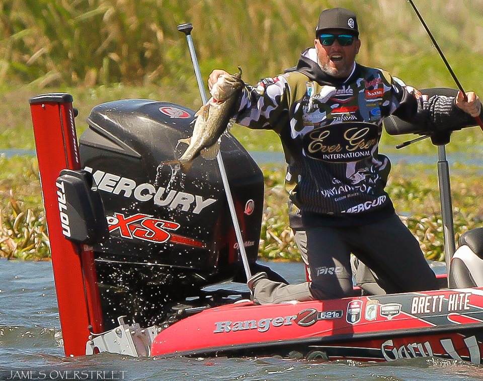 IBASSIN Brett Hite's New JackHammer Vibrating Jig from Evergreen.